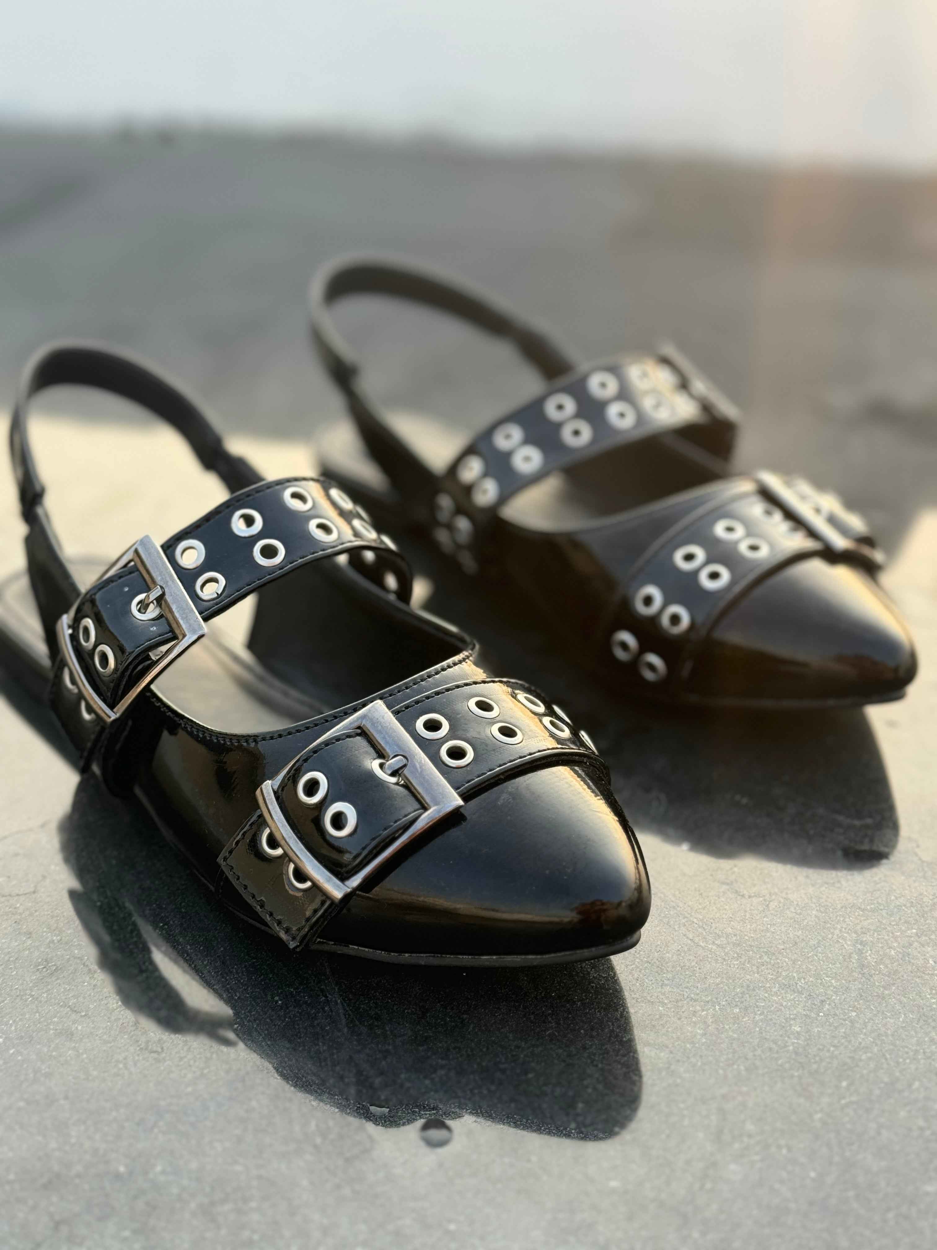 SRAPPY BLACK BALLERINA SLING BACK
