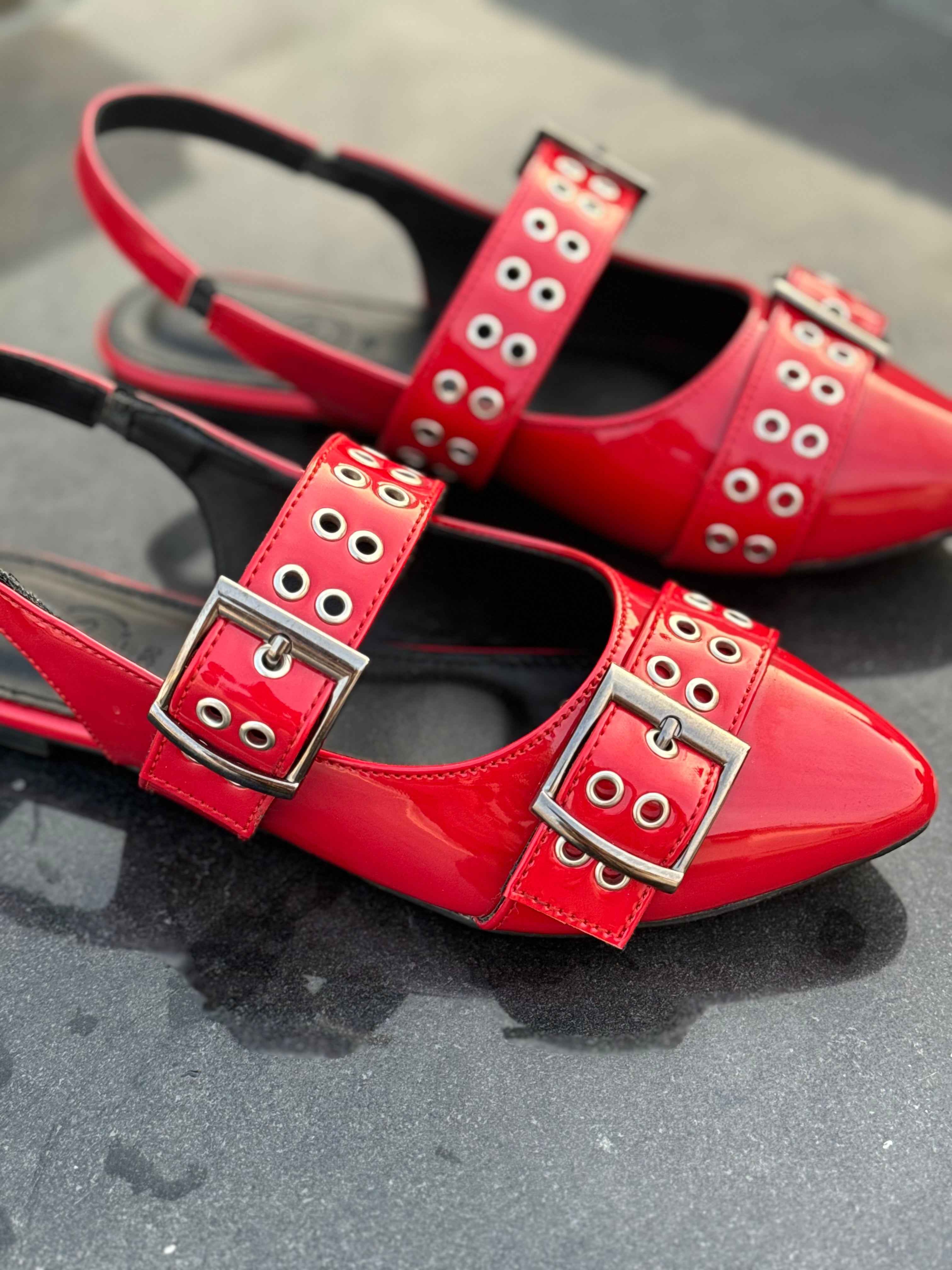 SRAPPY RED BALLERINA SLING BACK