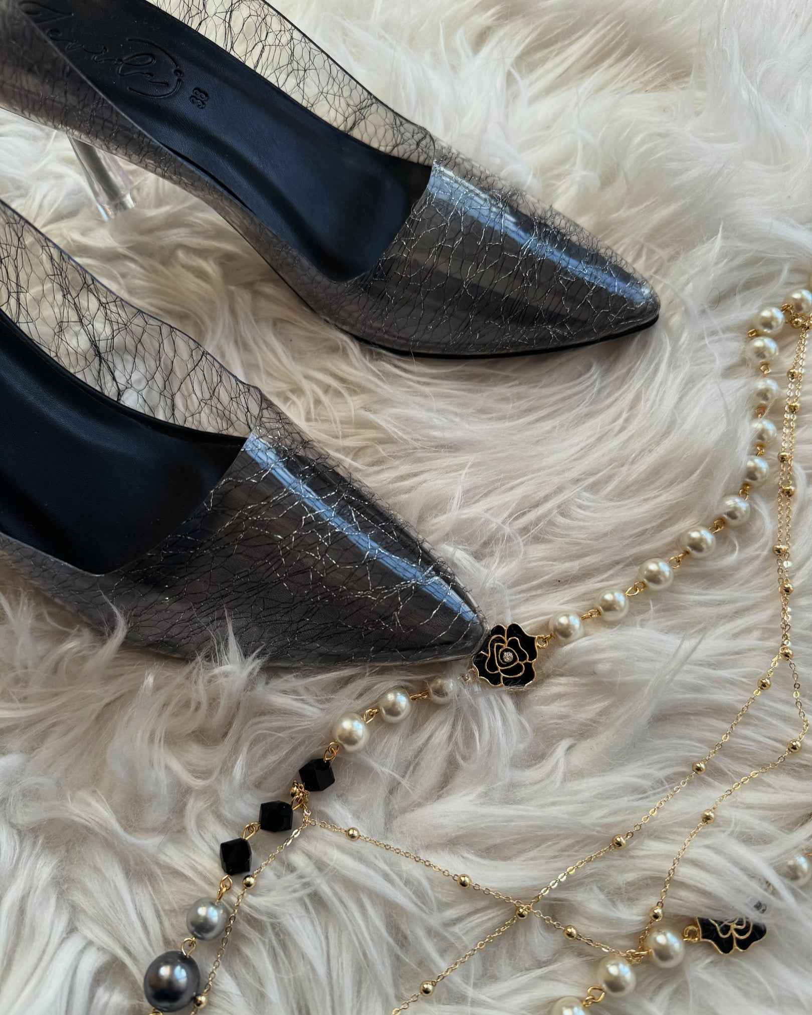 BLACK HEELS