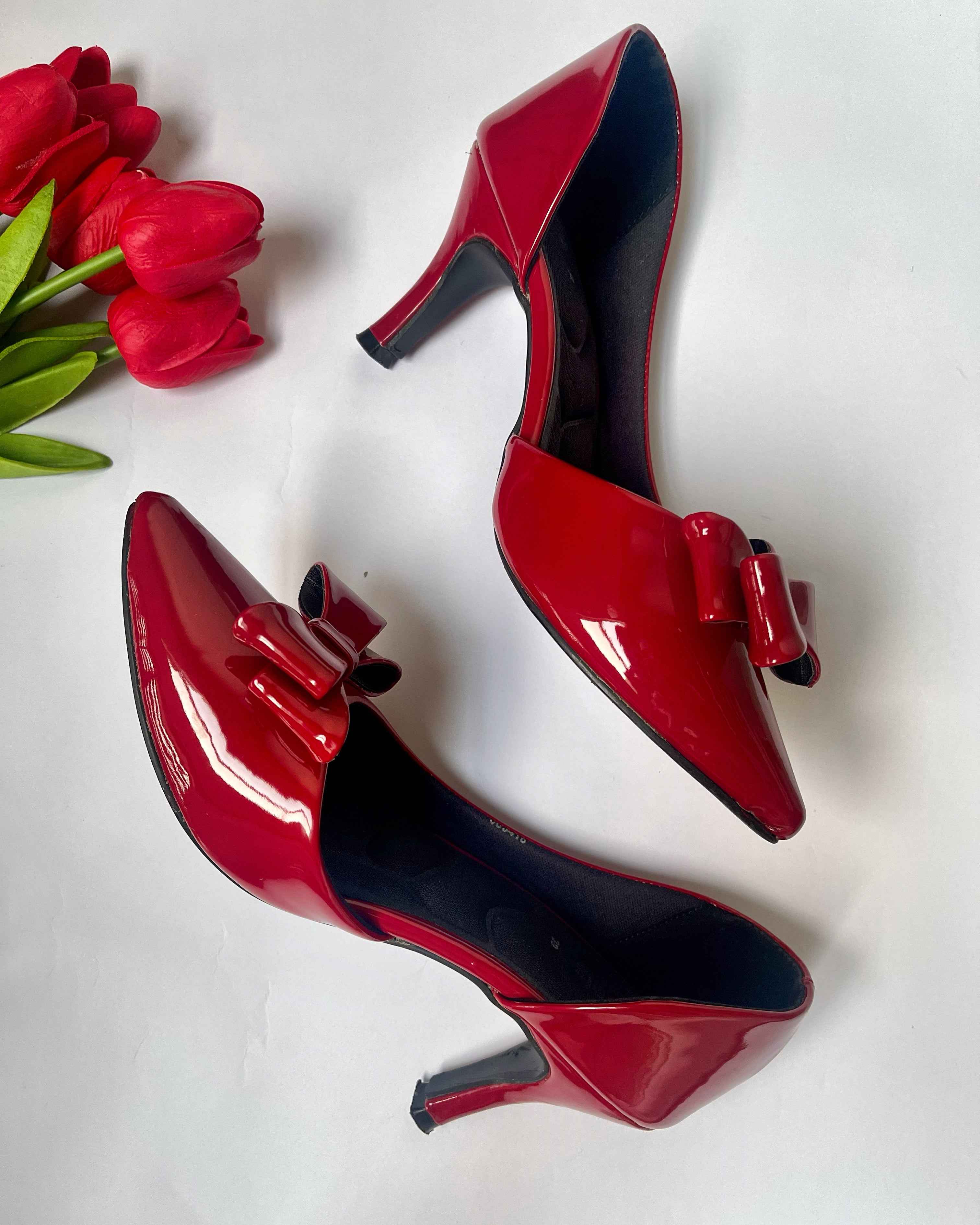 RED COURT SHOES HEEL